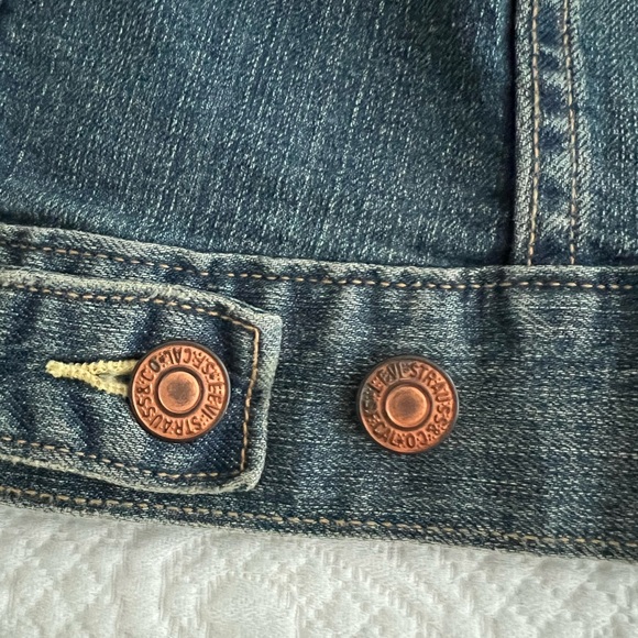 Levi Strauss Denim Jean Jacket - Picture 8 of 10